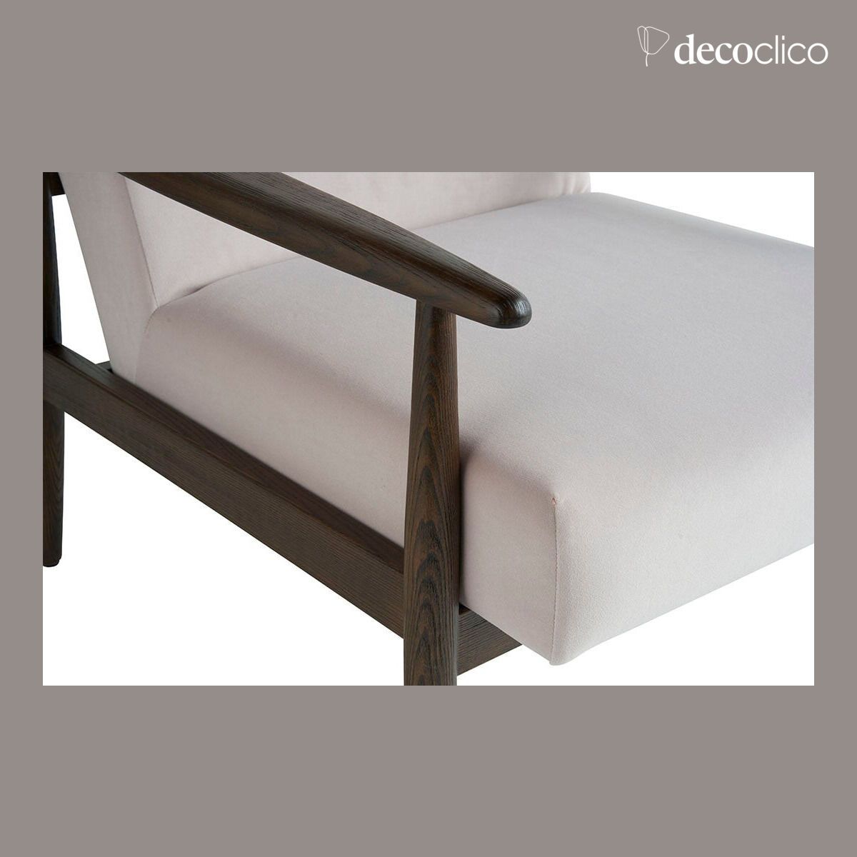 Sillón de fresno y terciopelo nude