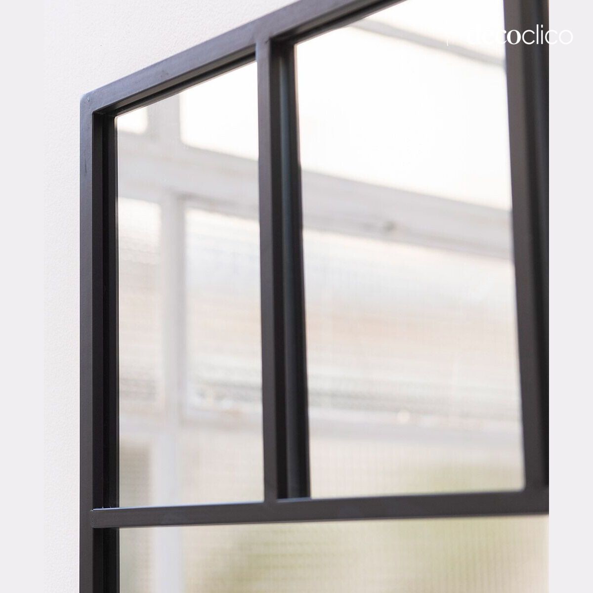 Specchio con vetro suddiviso in compartimenti in metallo nero 90 x 120 cm  Bricklane