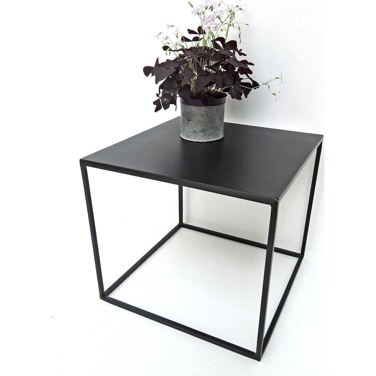 Square end table in matt black metal Douglas