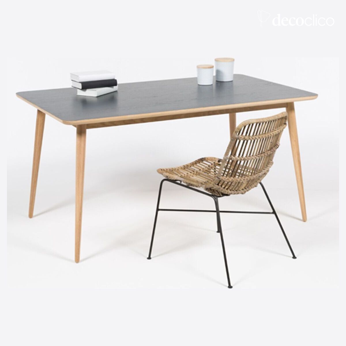 Stuhl aus natürlichem Rattan, Füße aus schwarzem Metall Moka