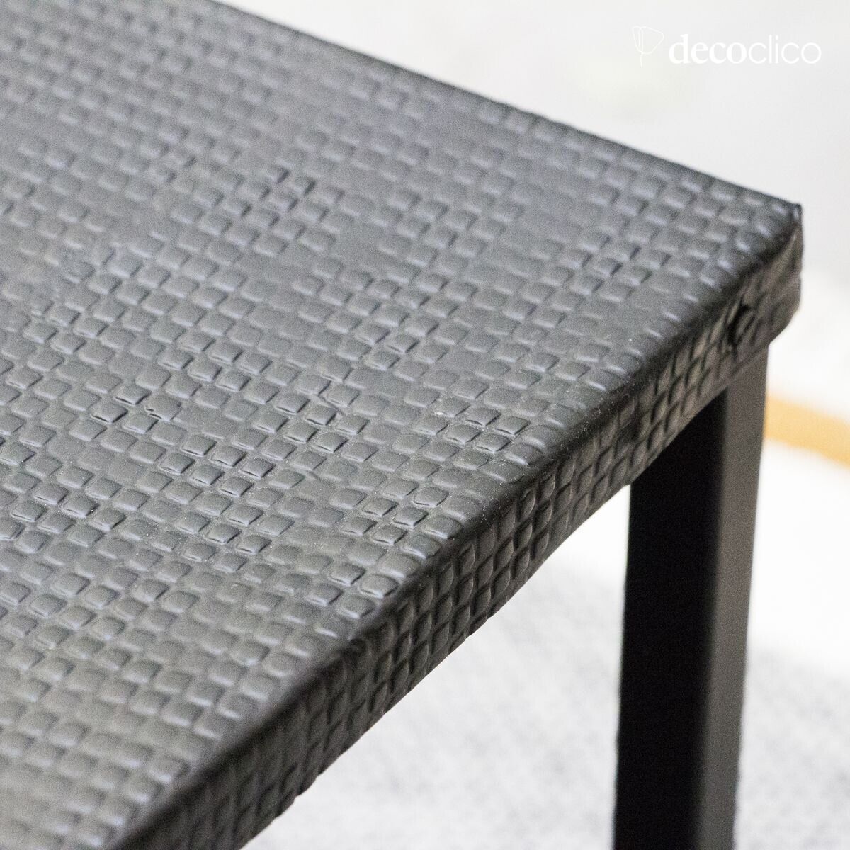 Table basse carrée en métal noir à motifs gravés Trevor