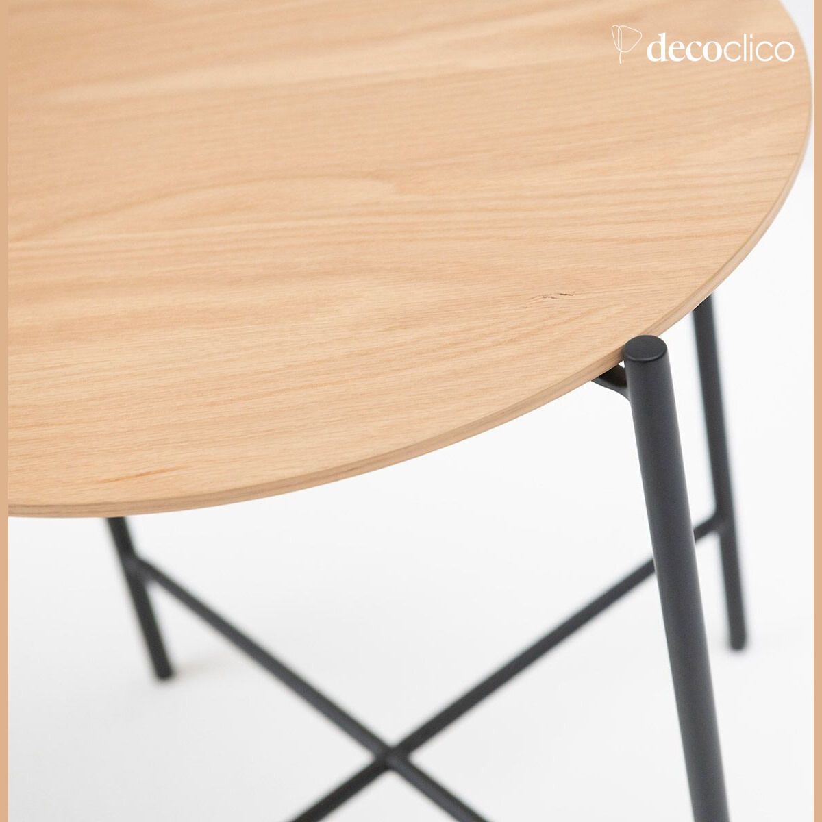 Table basse guéridon en placage chêne et pieds métal noir mat Upper Arne Lykke