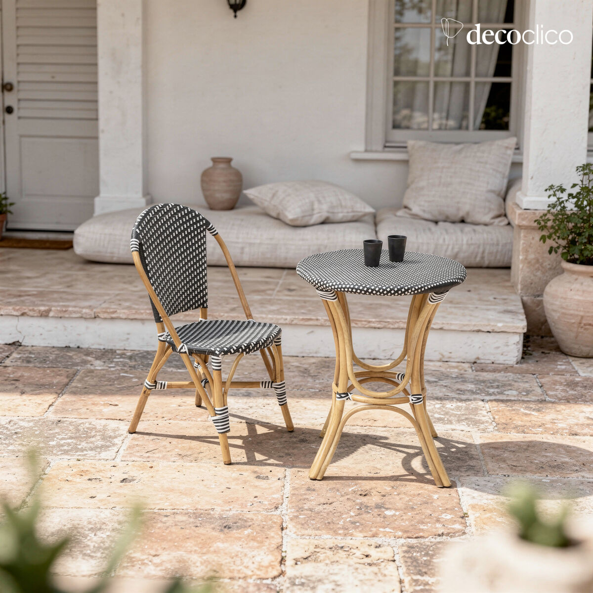 Table de bistro en résine tressée noir et blanc Belleville