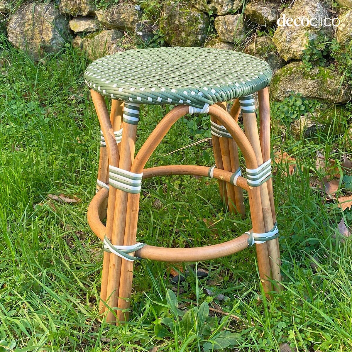 Tabouret en rotin et résine tressée vert et blanc Belleville