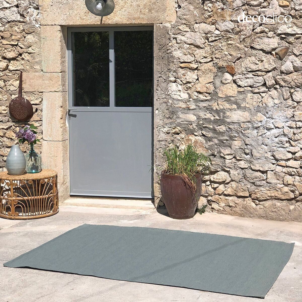 Tappeto rettangolare in fibre riciclate tessuto a mano verde celadon indoor outdoor 1 Bergen