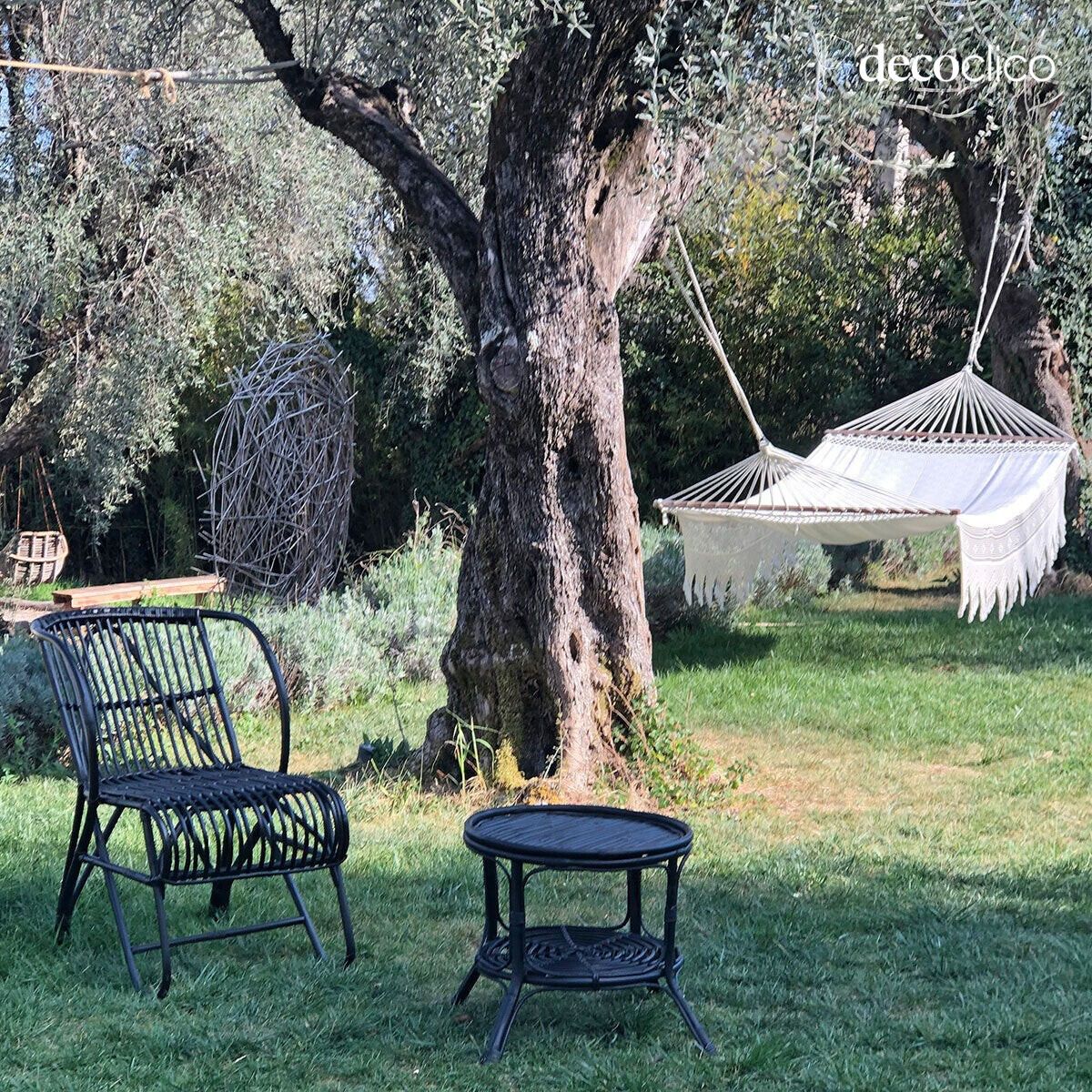 Tavolino da caffè in rattan nero