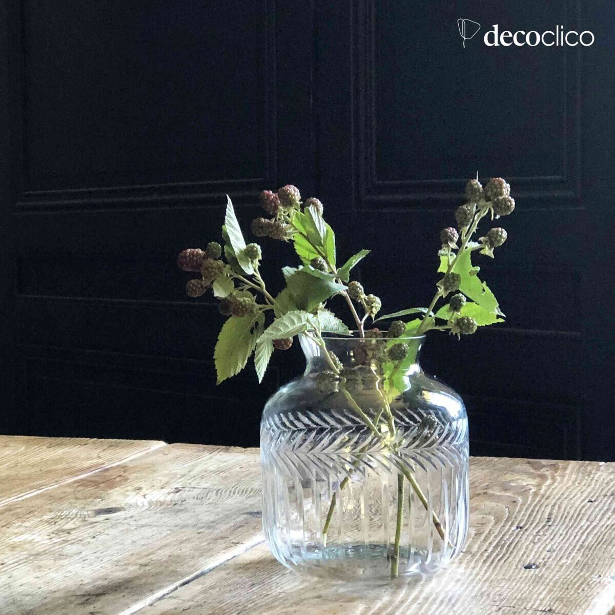 Transparent engraved glass vase Castille