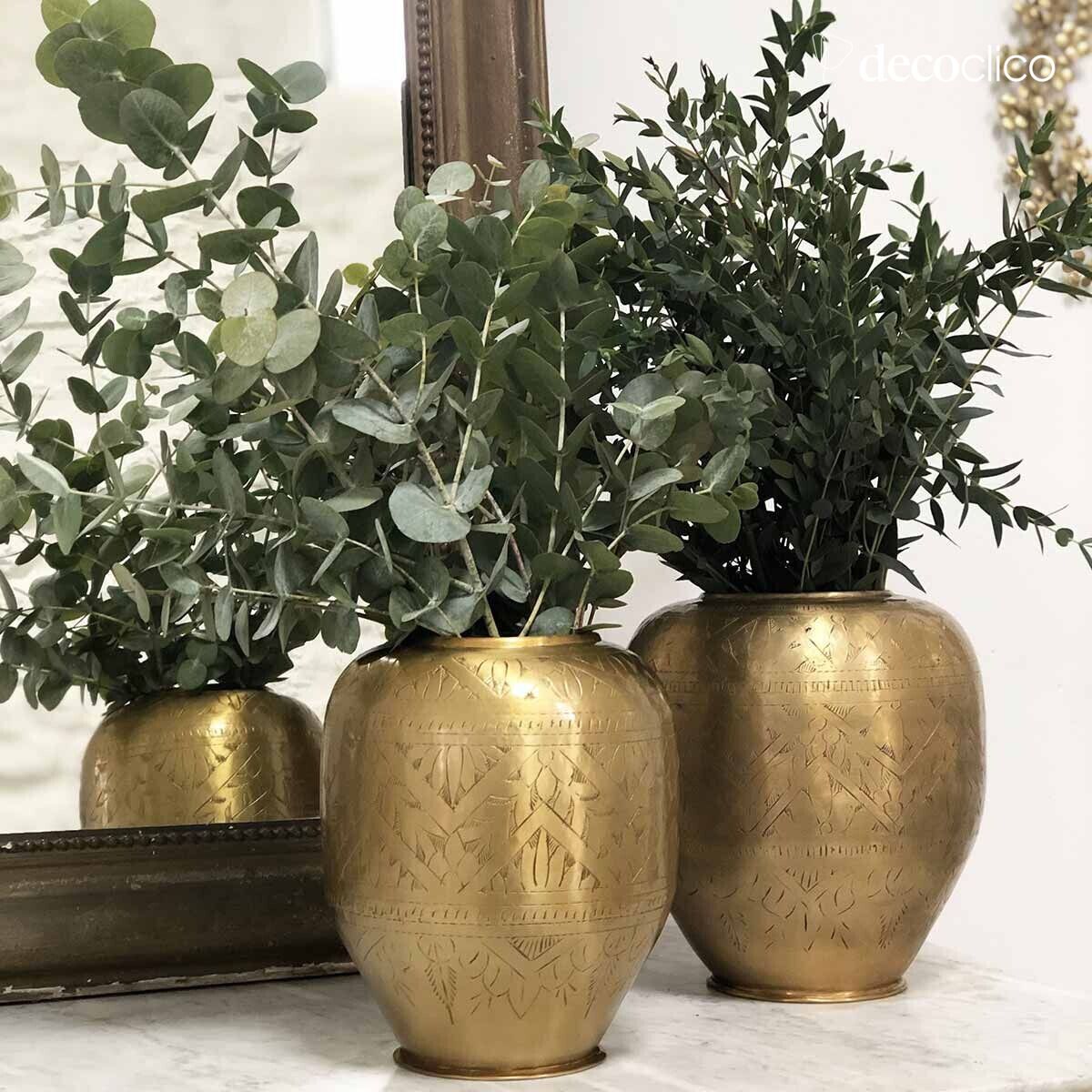 Vase en aluminium motifs gravés doré H23 cm  Jaya