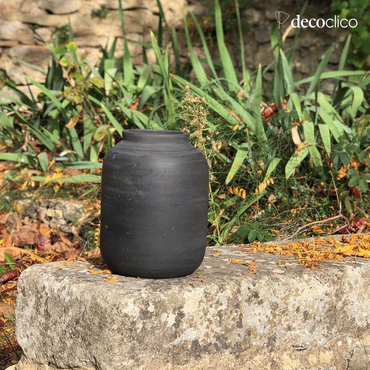 Vase en terre cuite charbon Petra fait main