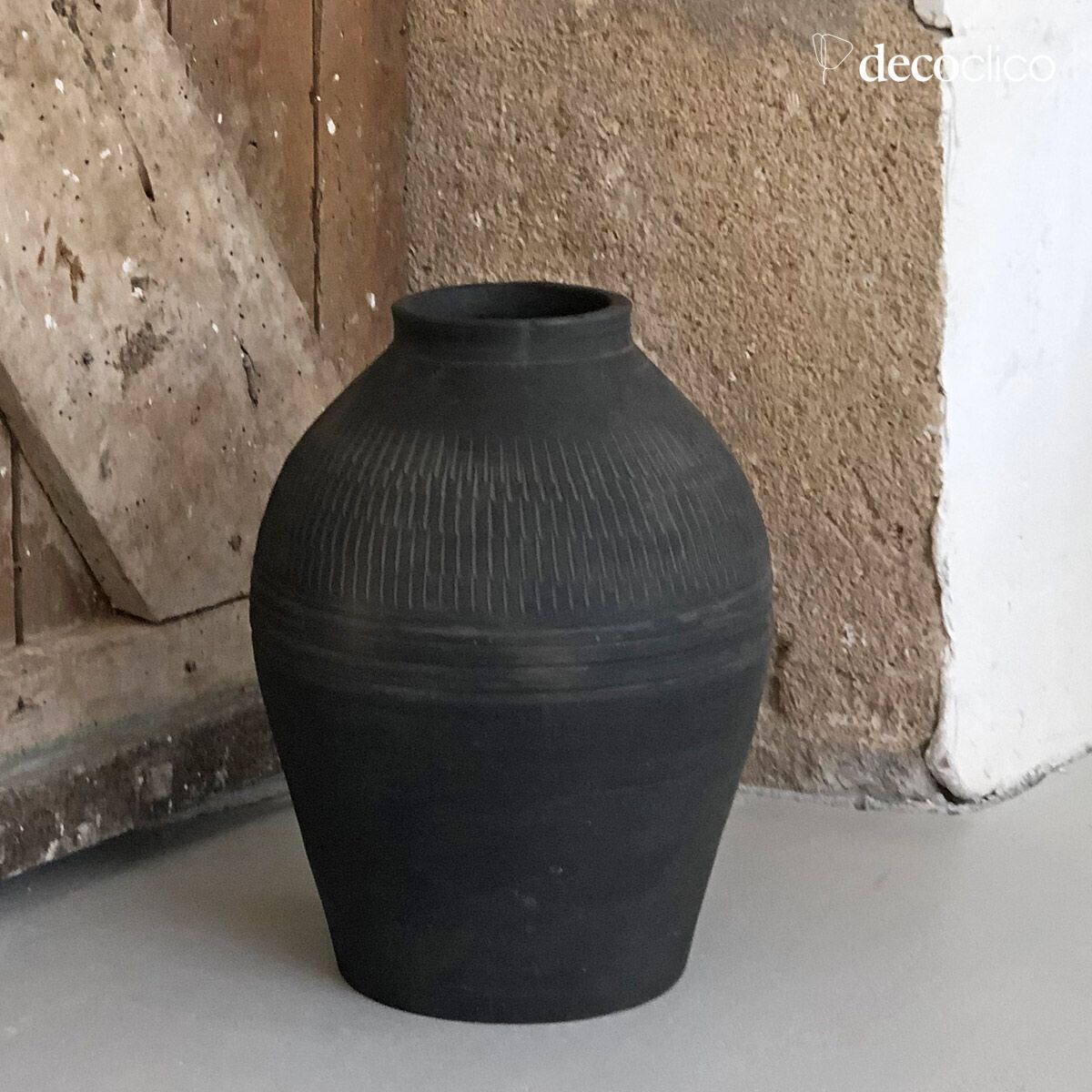 Vase en terre cuite gravé charbon Petra fait main