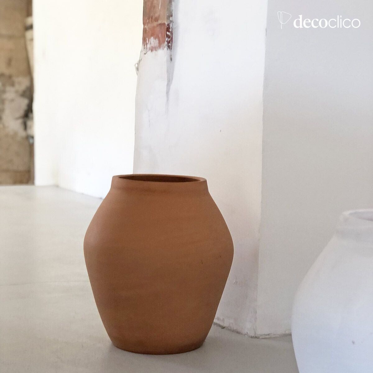 Vaso a forma di anfora in terracotta Alma fatto a mano