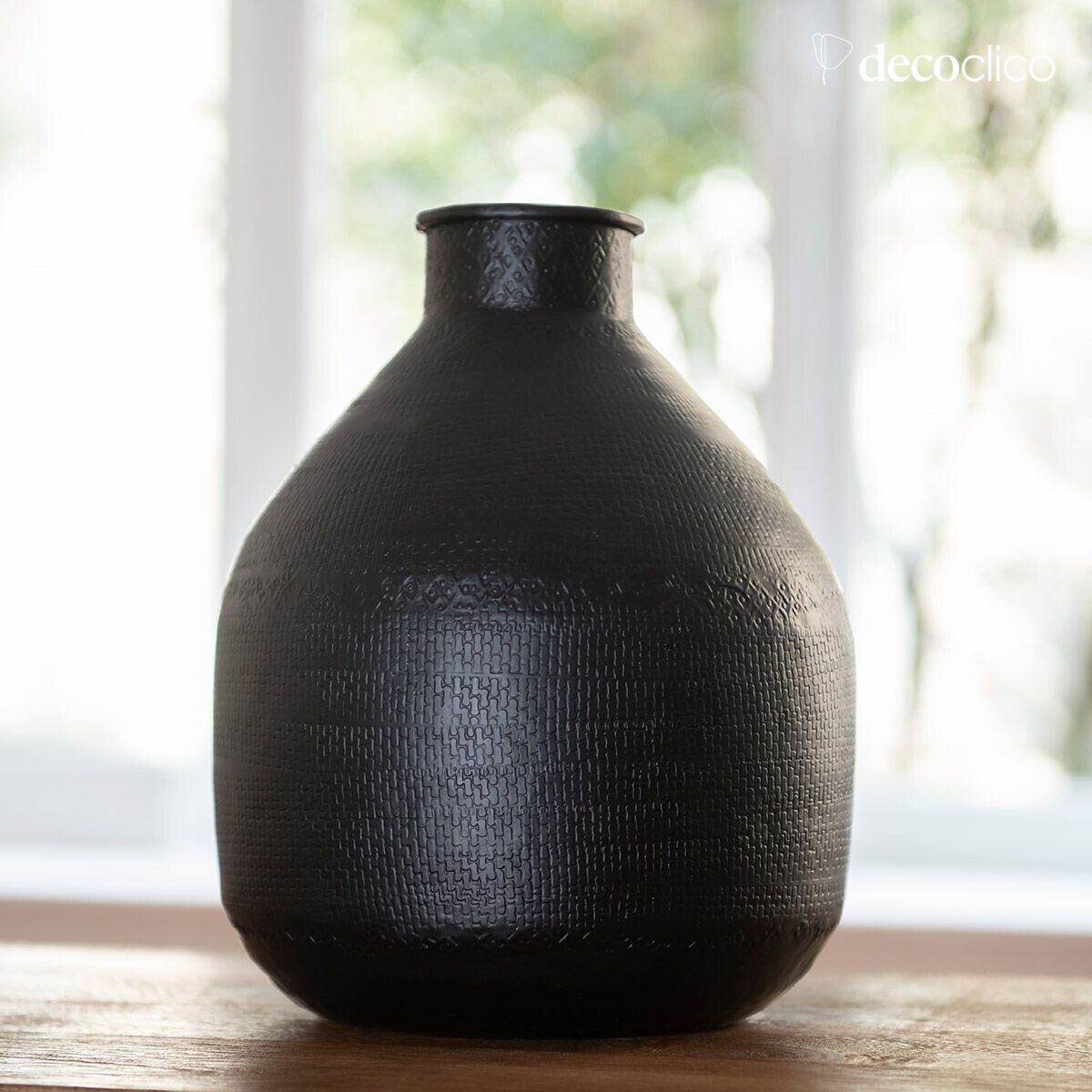 Vaso a forma di vaso in metallo martellato con motivi e finitura nera opaca Jaya