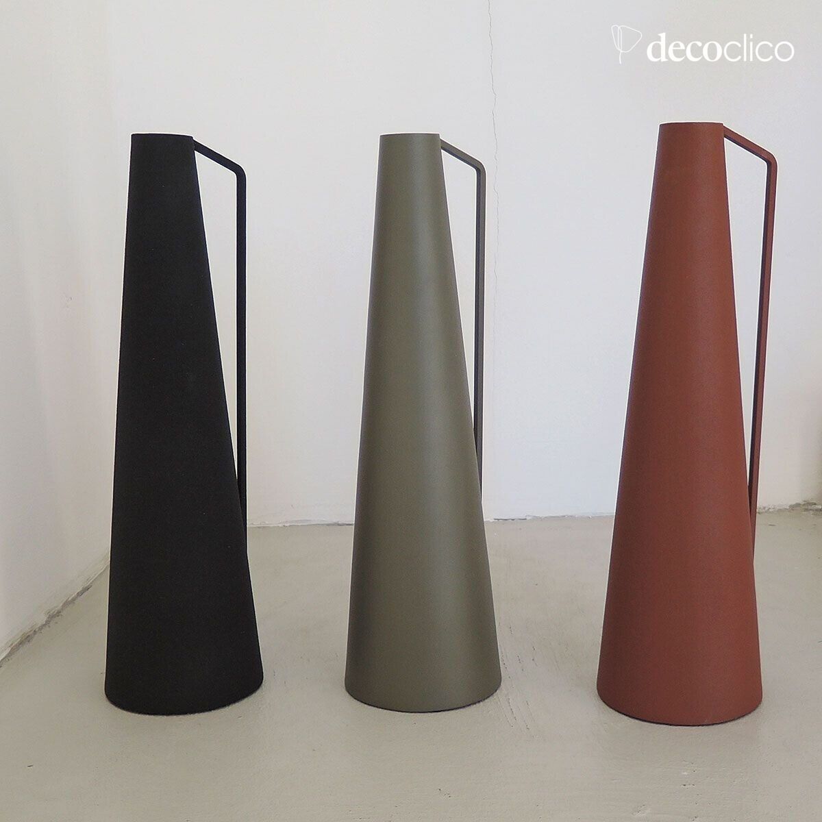 Vaso conico in metallo nero H36 cm  Tosca