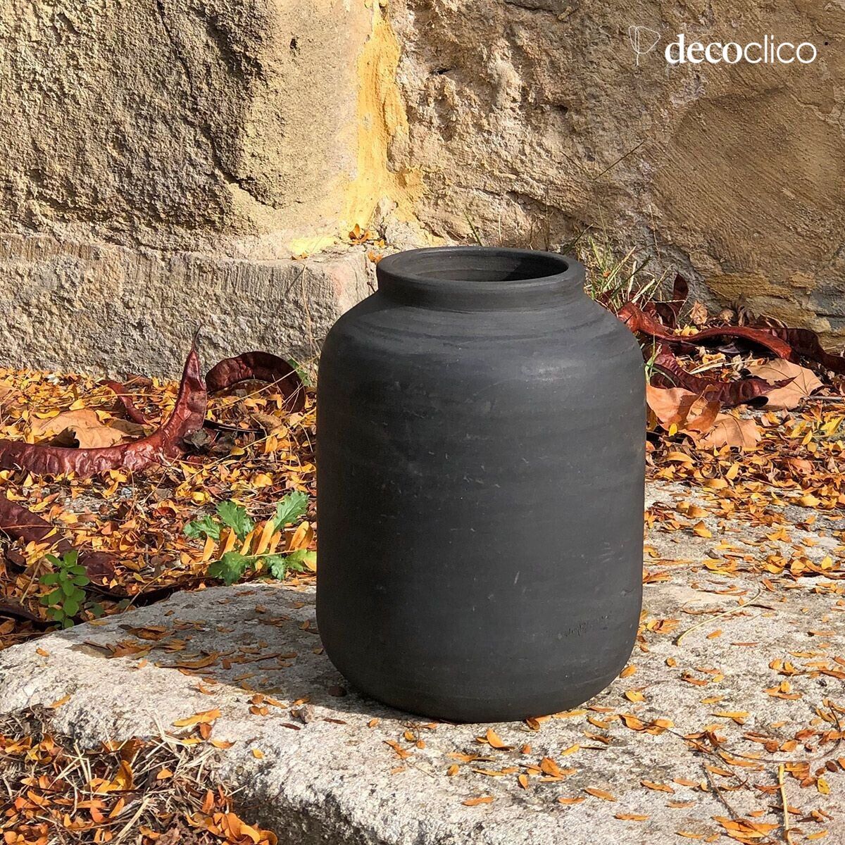 Vaso in terracotta carbone Petra fatto a mano