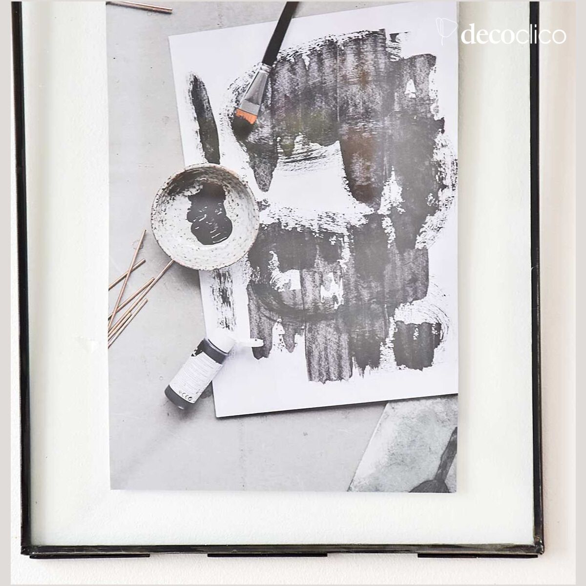 Vertical photo frame with glass and metal chain, matt black finish 27 x 3 Mira