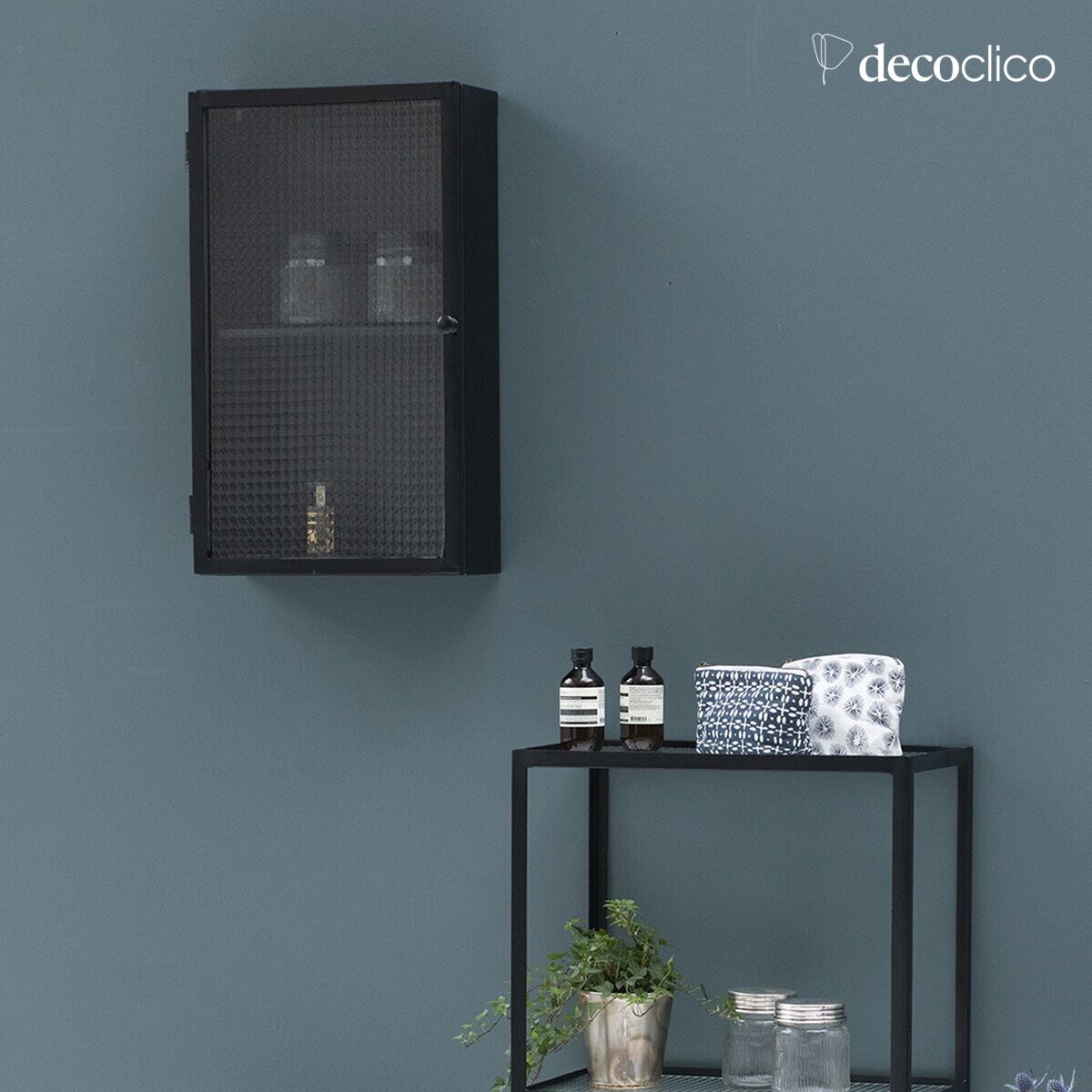 Wandplank zwart metalen kast glazen deur Nevada