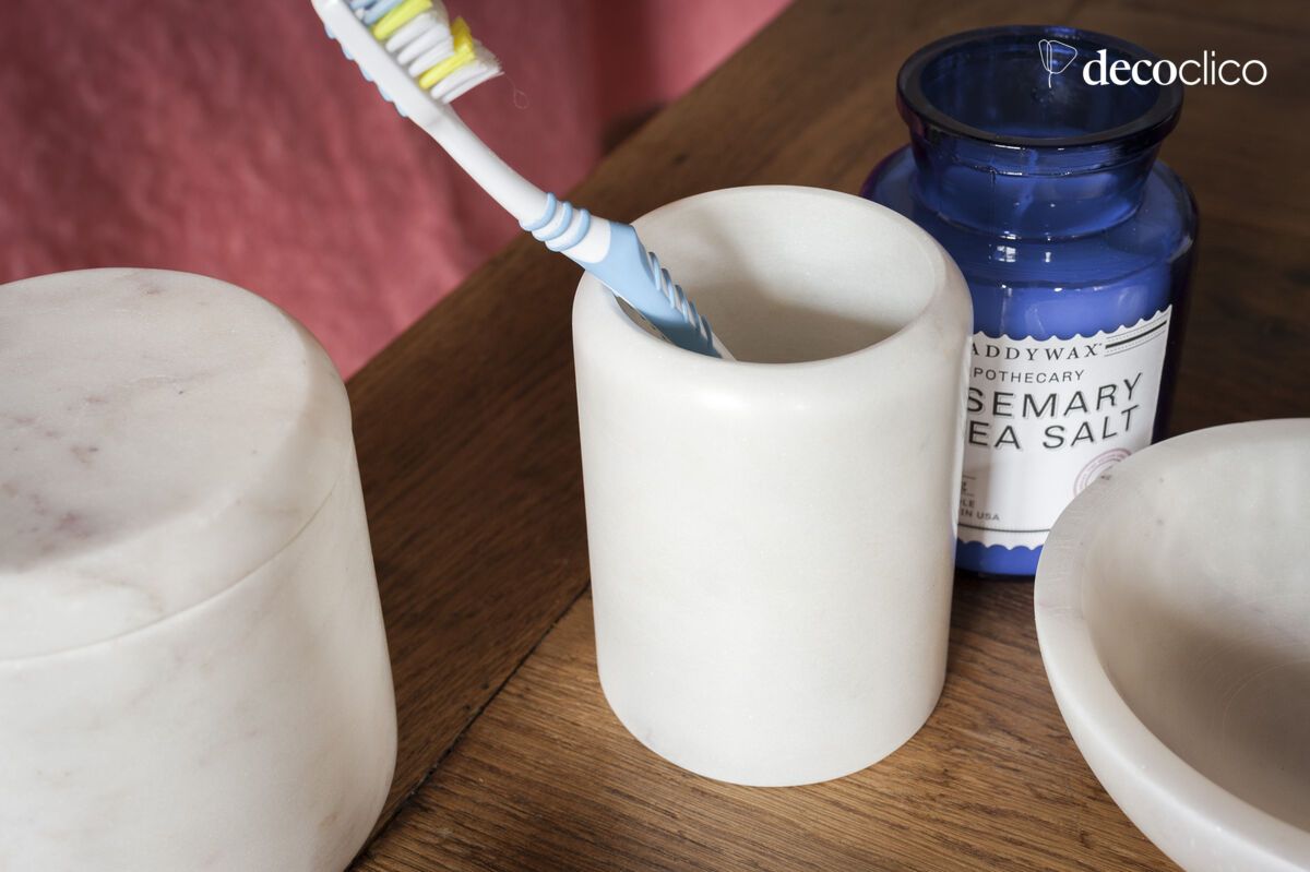 White marble container Wäg