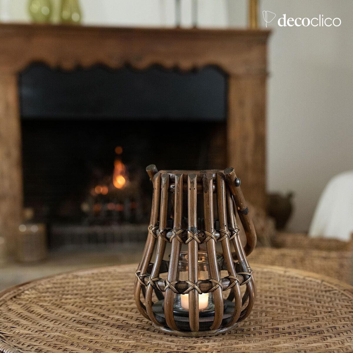 Windlicht aus Rattan mit Henkel