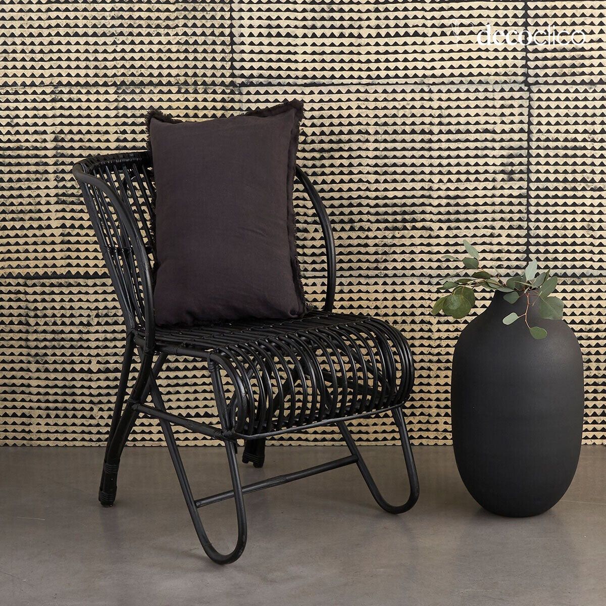 Zwarte rotan fauteuil